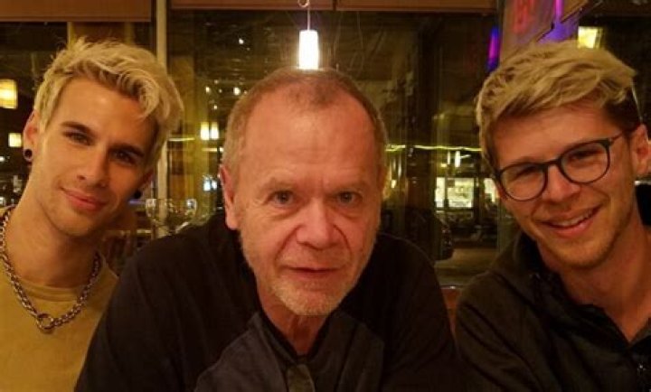 Eric Mondo – Celebsgraphy