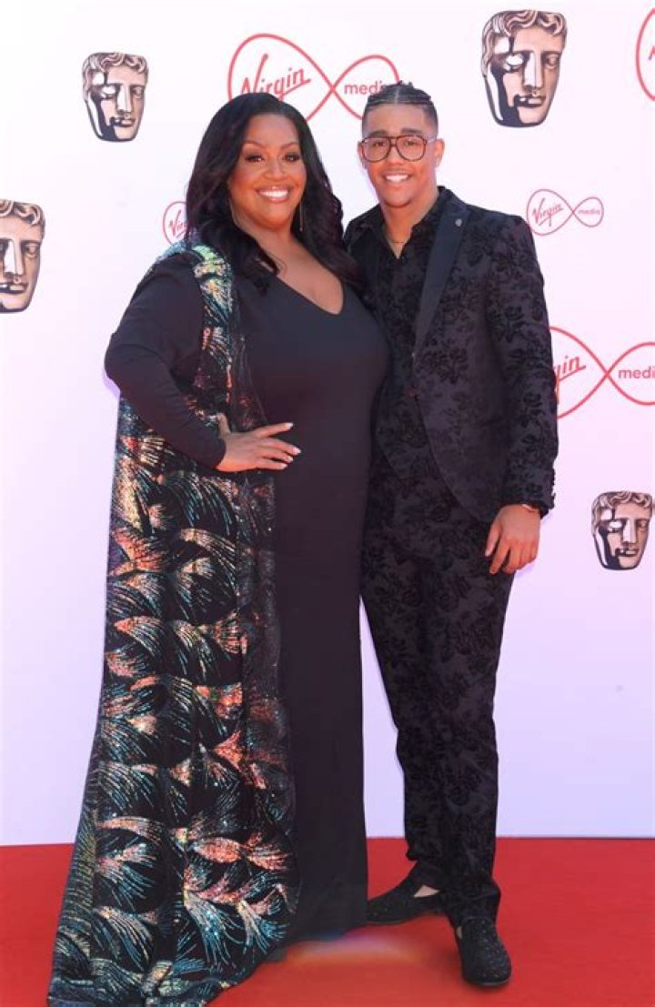 How tall is Alison Hammond