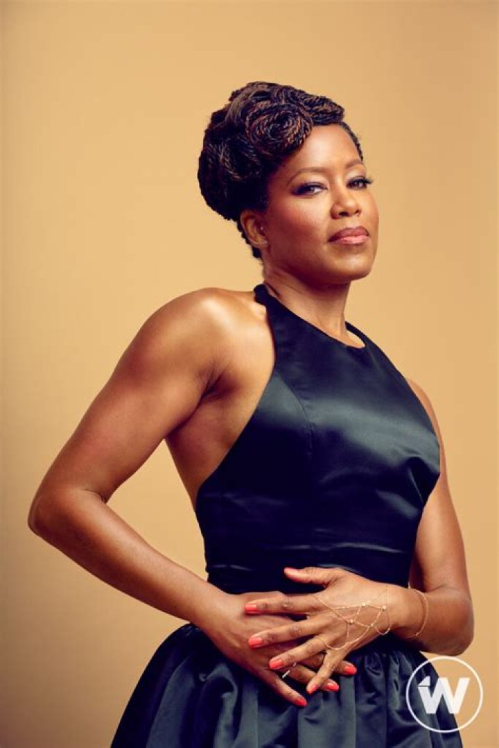 How tall is Regina King