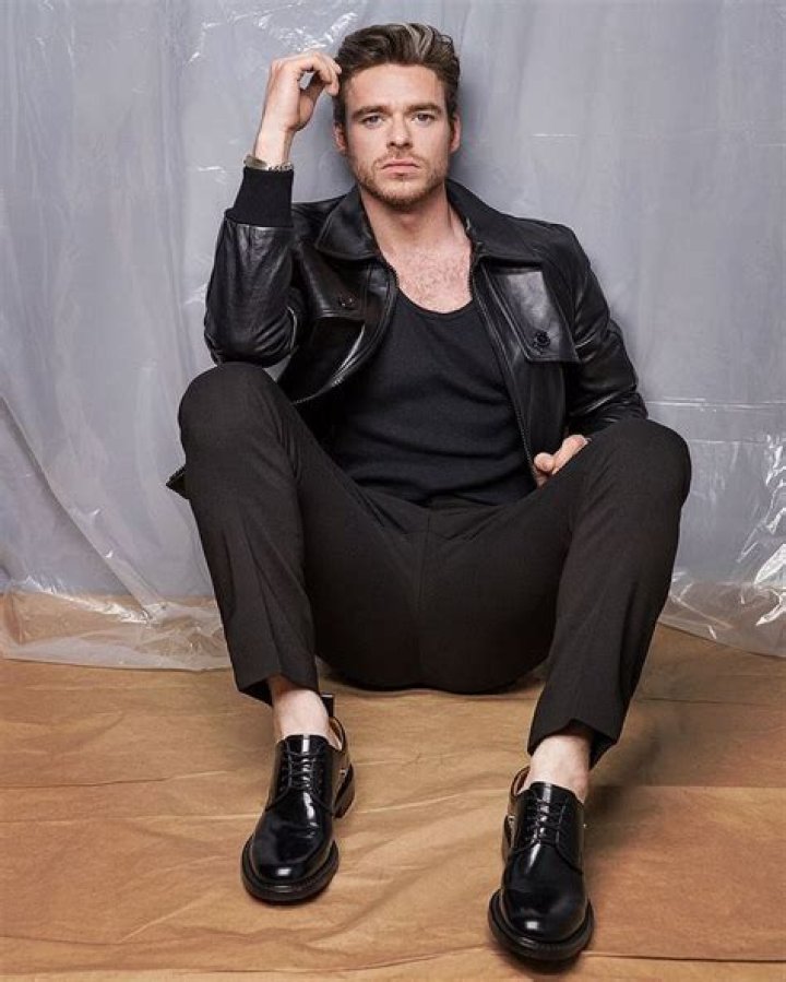 How tall is Richard Madden