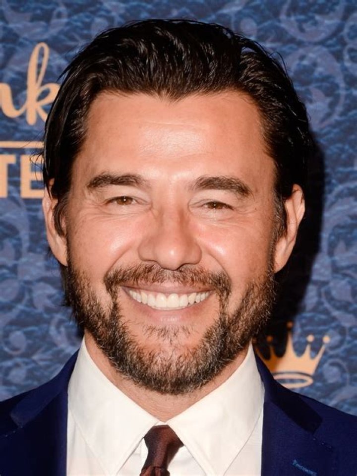 How tall is Steve Bacic