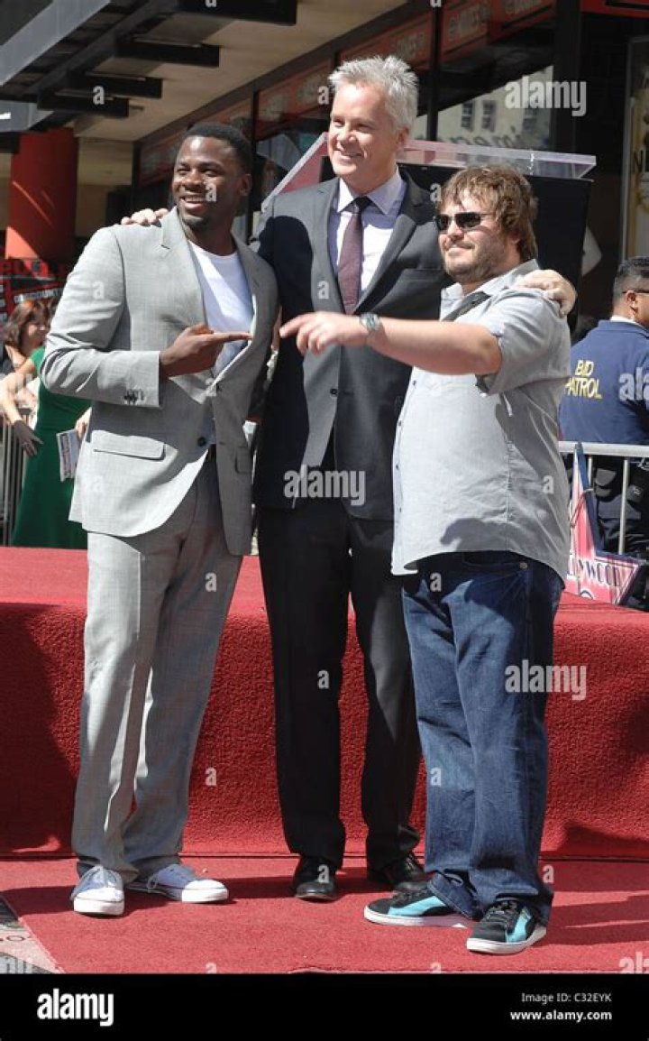 How tall is Tim Robbins