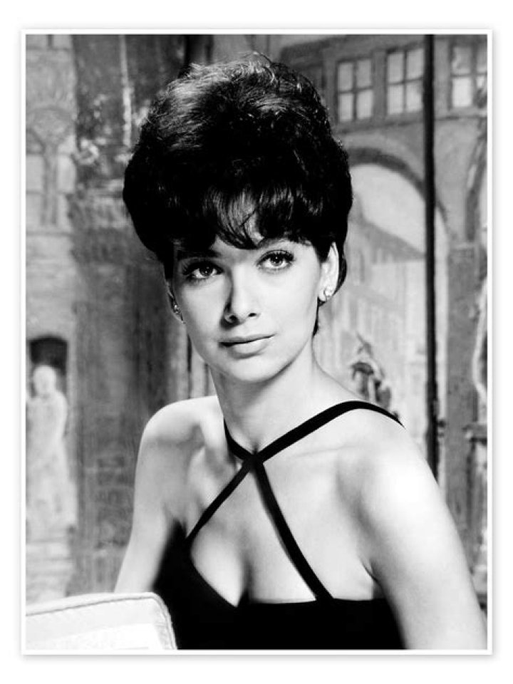 How tall was Suzanne Pleshette