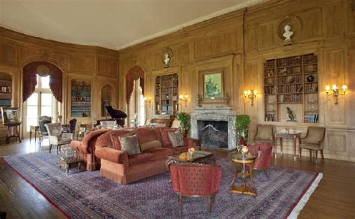 Inside Oheka Castle, The Real-Life 'Gatsby' Mansion