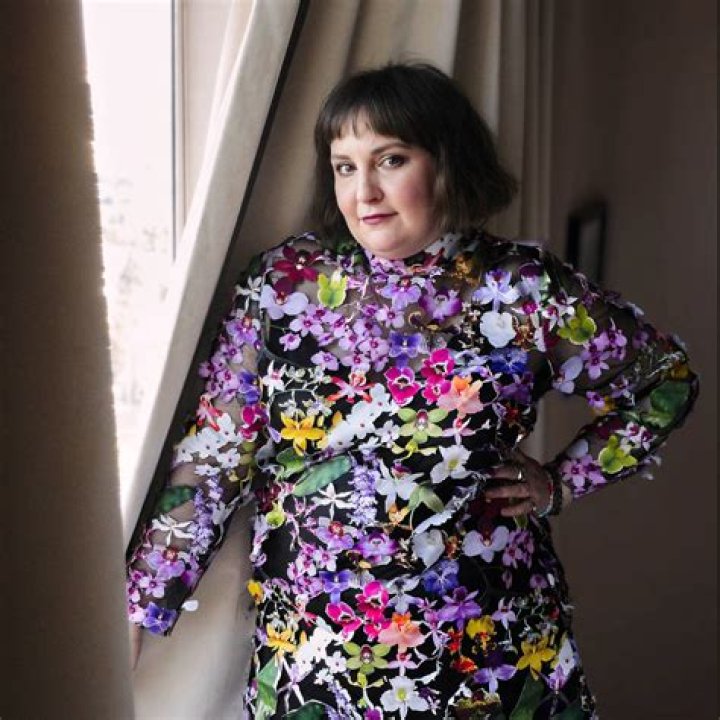 Lena Dunham - CelebNetWorth