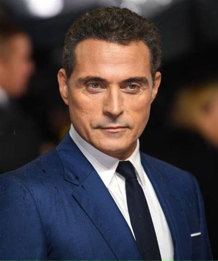 Rufus Sewell – Celebsgraphy