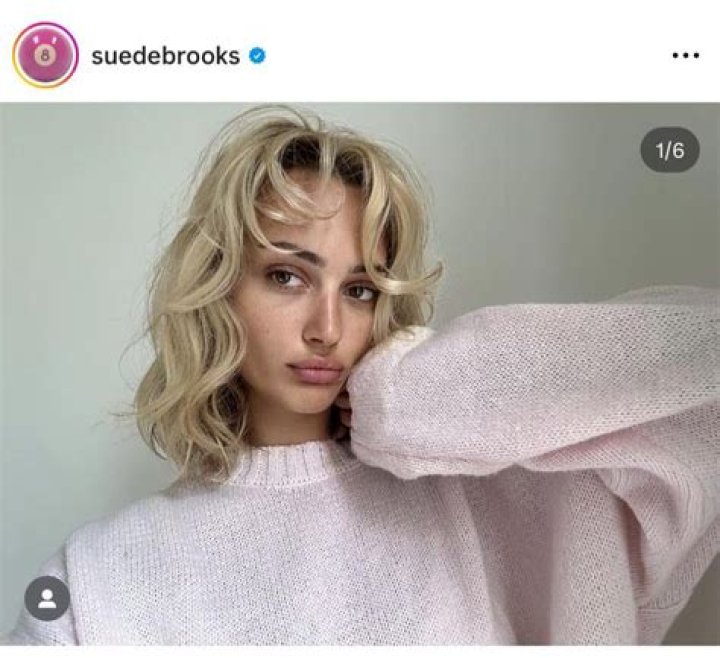 Suede Brooks – Celebsgraphy